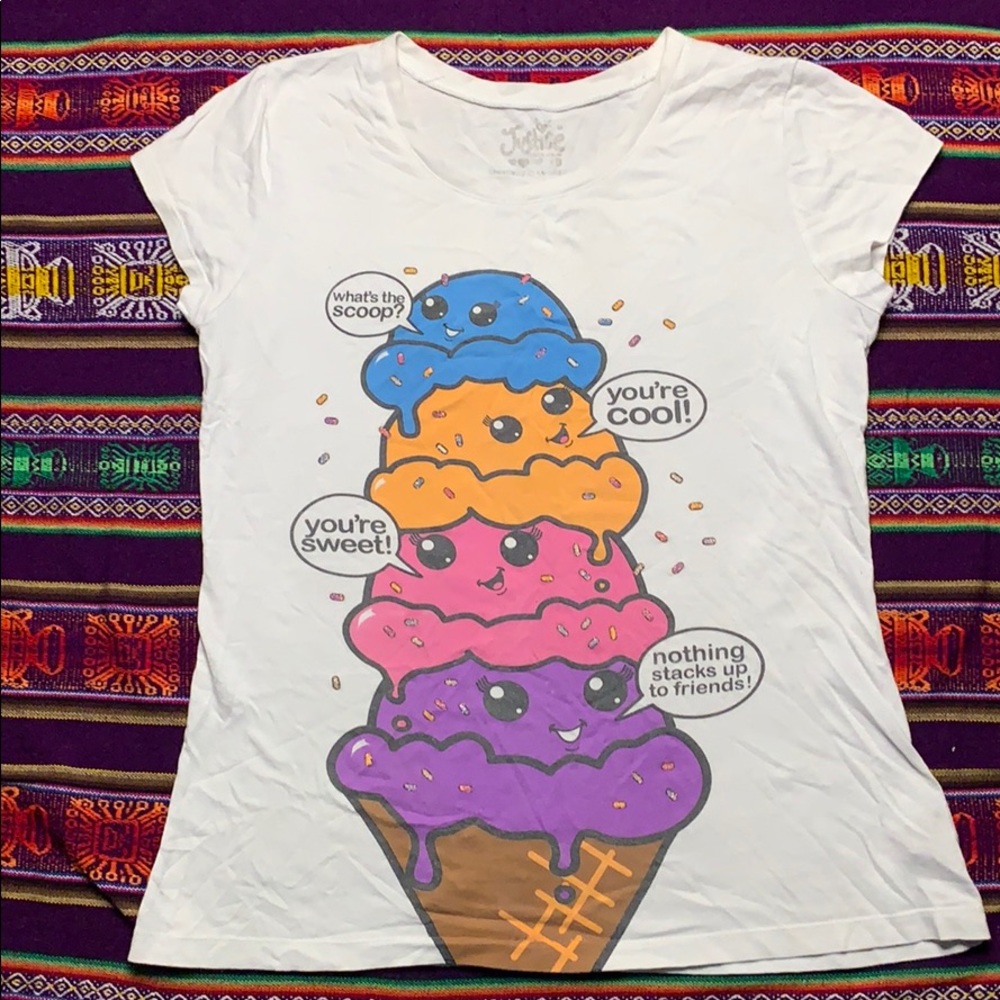 Shirt sleeve graphic T-shirt